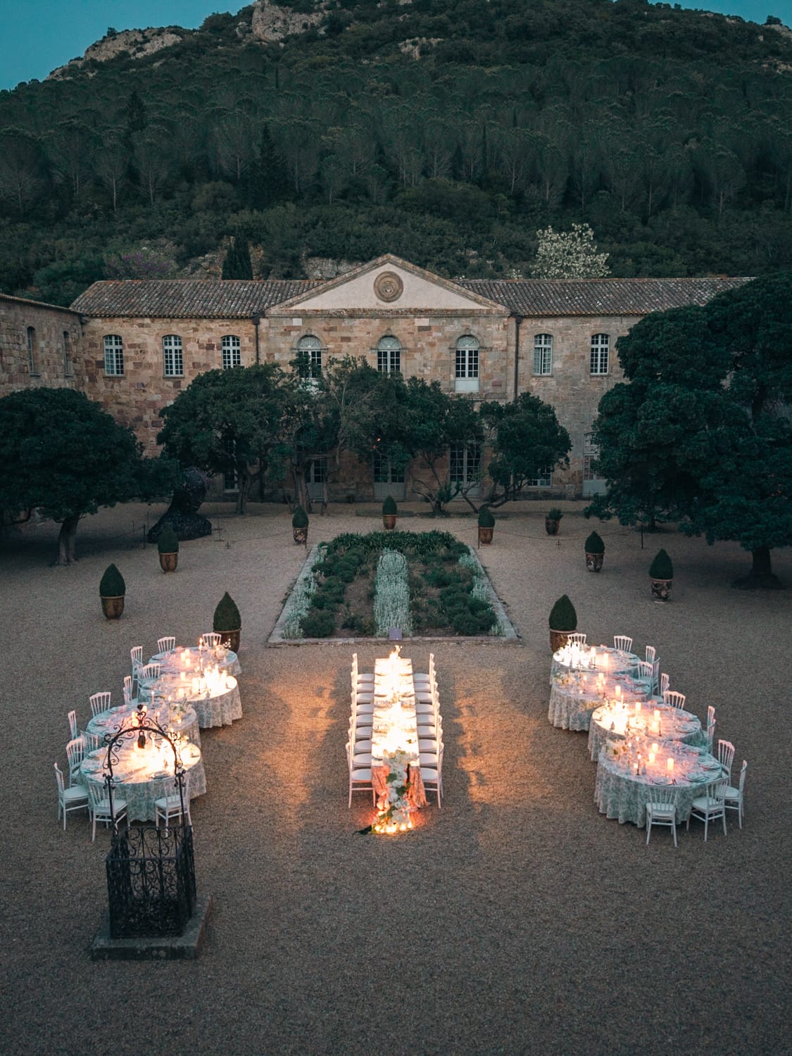 Photo de mariage élégante à Fontfroide